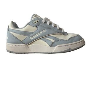 Reebok Women’s Cream and Gray Sneakers BB-4000 II